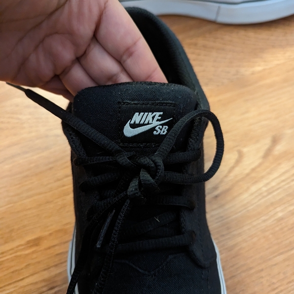 Nike, shoes for men, Size 9.5 - Picture 5 of 9